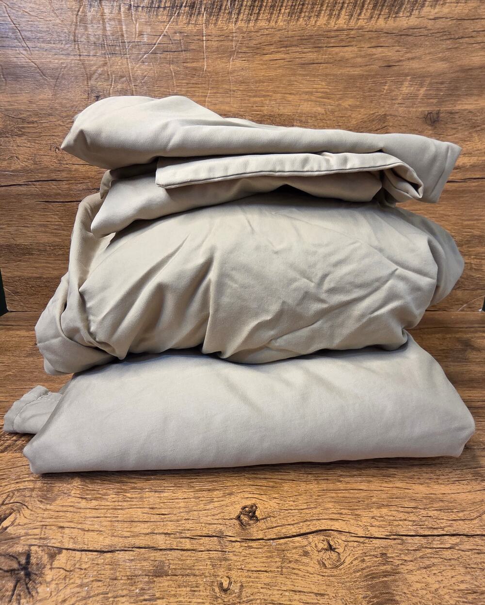 Chris Madden Queen Tan/Khaki Fitted flat sheet set 2 pillowcases